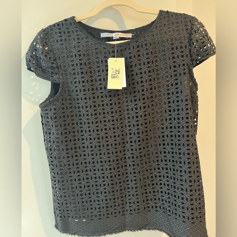NWT* Max Studio Size Medium Cut Out Black Cap Sleeves Top Blouse